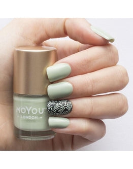 Vernis vert pâle &